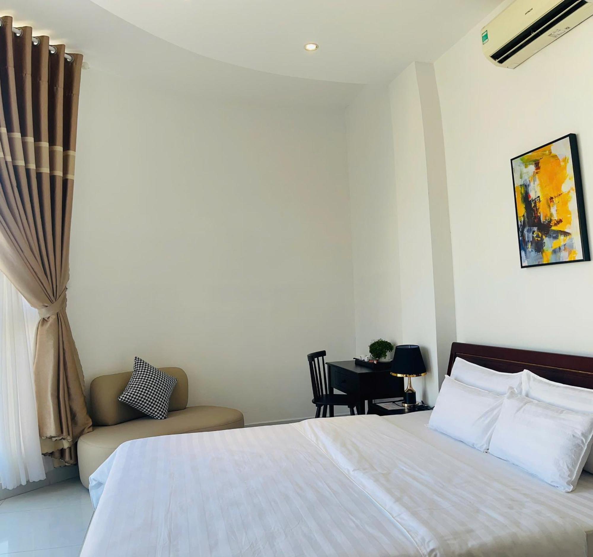 Khach San Romo Hotel Quang Ngai Exterior photo