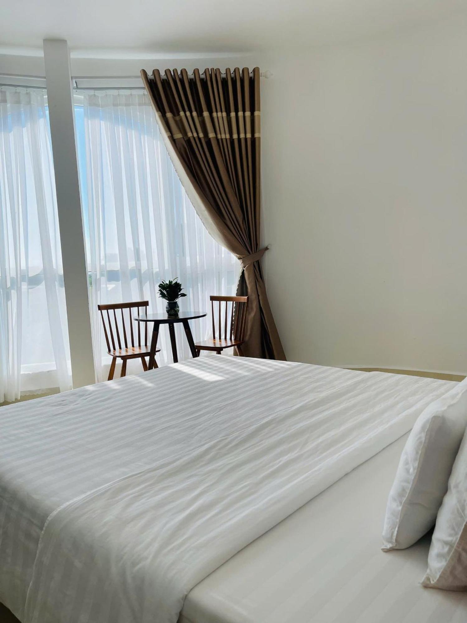 Khach San Romo Hotel Quang Ngai Exterior photo