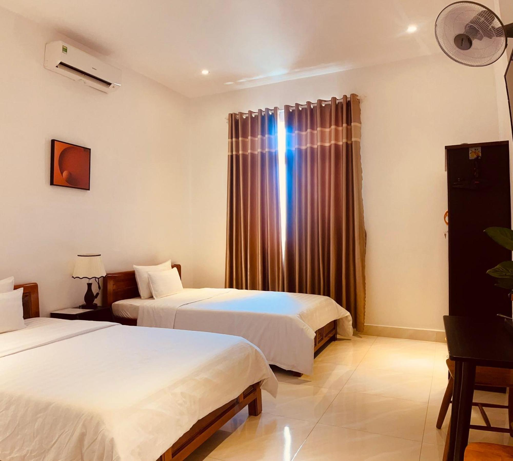 Khach San Romo Hotel Quang Ngai Exterior photo