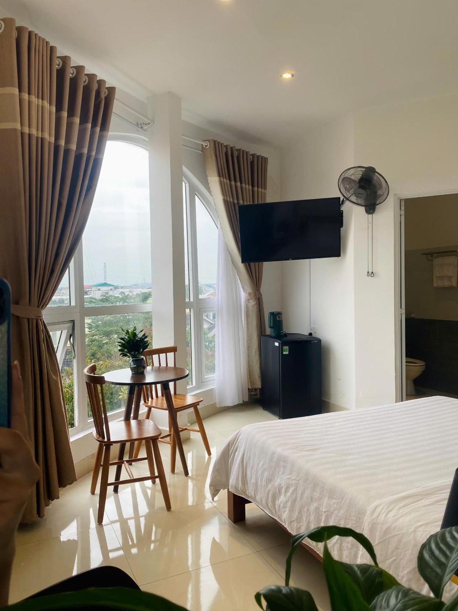 Khach San Romo Hotel Quang Ngai Exterior photo