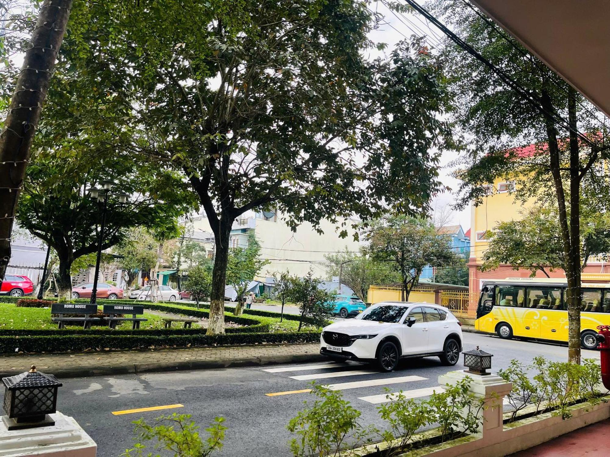 Khach San Romo Hotel Quang Ngai Exterior photo