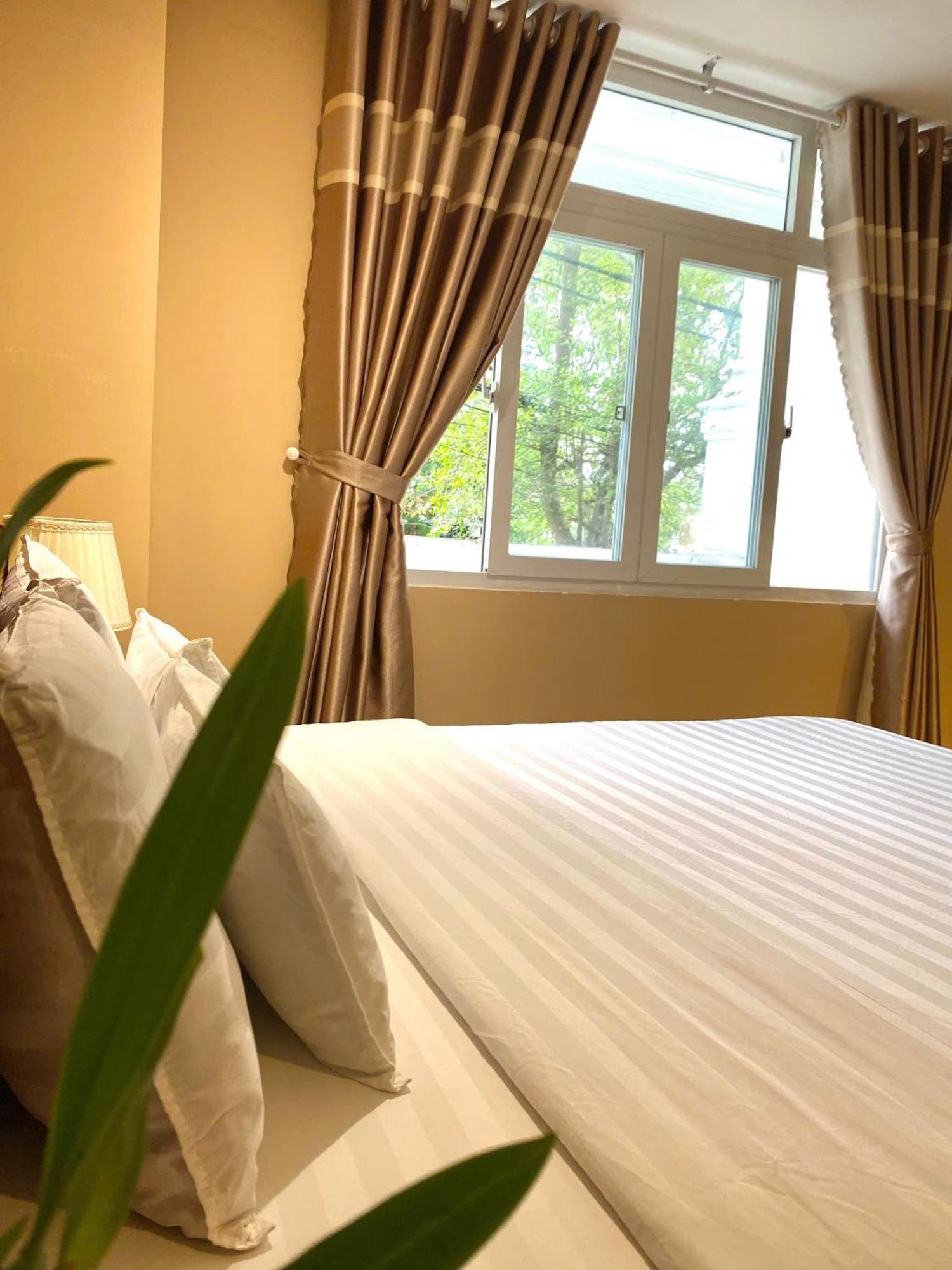 Khach San Romo Hotel Quang Ngai Exterior photo